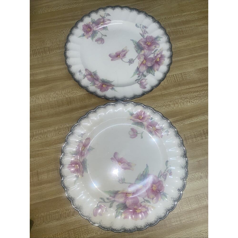Set Of 2 9.25” Dinner Plates Ivory Porcelain By Sebring “Primrose” 22K Gold Trim